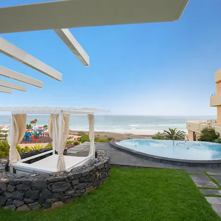 Iberostar Waves Playa Gaviotas מלון