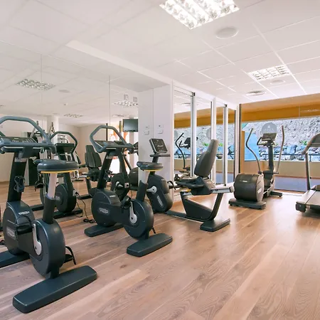 Hotell Iberostar Waves Playa Gaviotas 4*